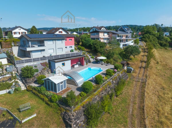 Ein Zuhause mit viel Freiraum, Privatsphäre und traumhafter Aussicht 18