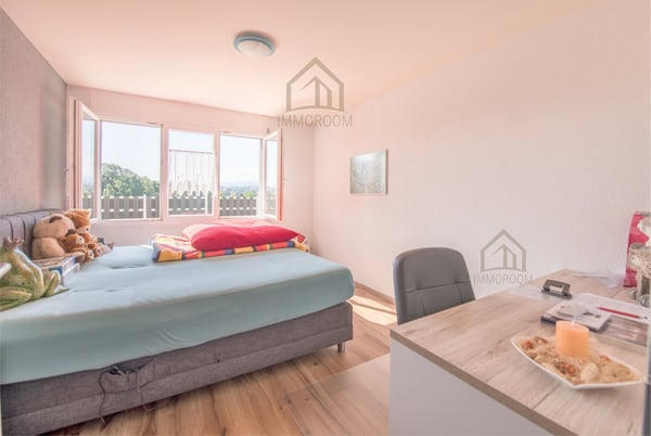 Ein Zuhause mit viel Freiraum, Privatsphäre und traumhafter Aussicht 10