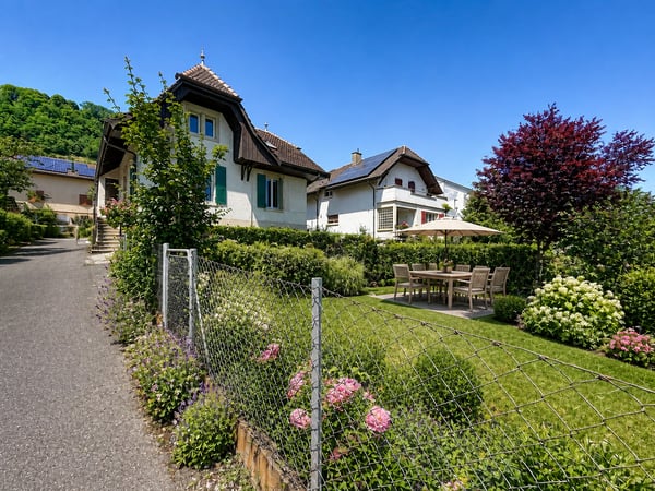 Villa à rénover avec énorme potentiel à Cressier 1