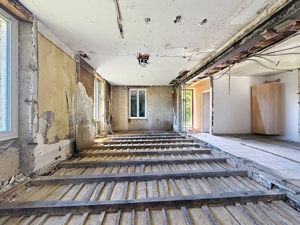 Villa à rénover avec énorme potentiel à Cressier 4