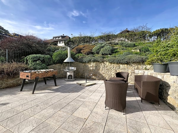 Villa avec vue dégagée, volumes généreux et cadre calme – Vaumarcus 7