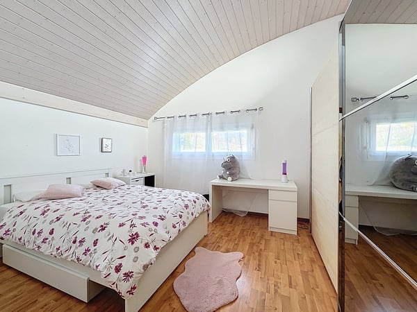 Villa avec vue dégagée, volumes généreux et cadre calme – Vaumarcus 11