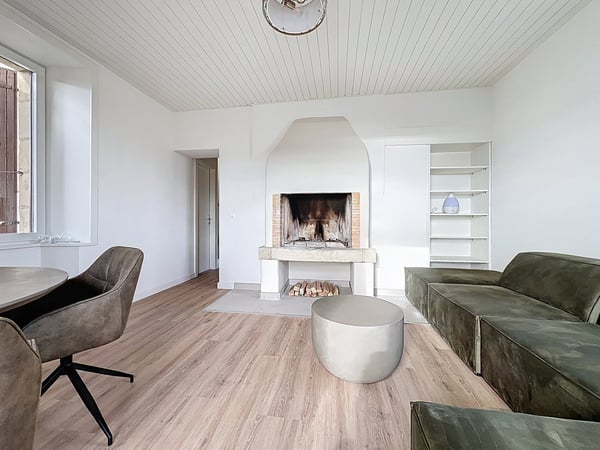 Coup de cœur garanti – villa rénovée avec terrasse et vue sur le lac ! 5