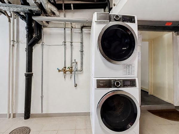 IMMEUBLE DE RENDEMENT – 4,57 % BRUT ET POTENTIEL DE DÉVELOPPEMENT 8