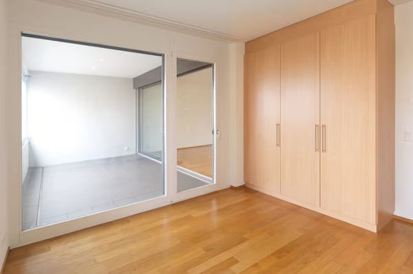 Zentral gelegene 4 1/2 Zimmerwohnung 3.OG im beliebten Hertiquartier 10