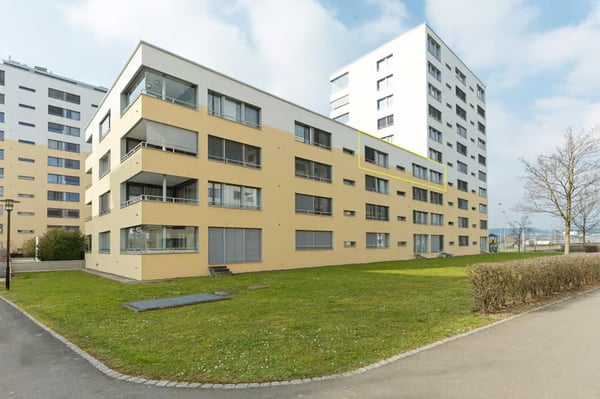 Zentral gelegene 4 1/2 Zimmerwohnung 3.OG im beliebten Hertiquartier 2