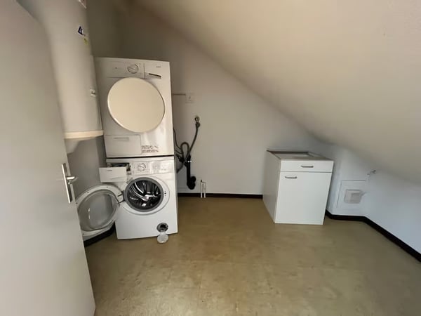 Charmante 1.5-Zimmer-Wohnung mit Dachterrasse im Herzen von Zürich 7