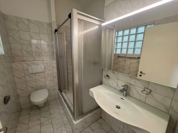 Charmante 1.5-Zimmer-Wohnung mit Dachterrasse im Herzen von Zürich 3