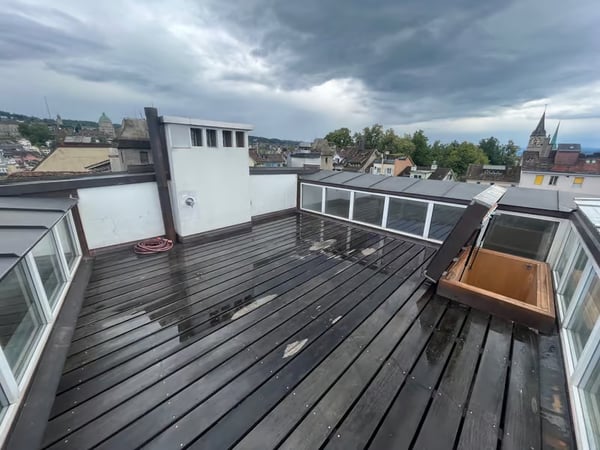Charmante 1.5-Zimmer-Wohnung mit Dachterrasse im Herzen von Zürich