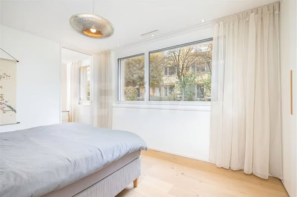 Helle 3.5-Zimmer-Wohnung mit Balkon und Garage in Zürich-Hottingen 4