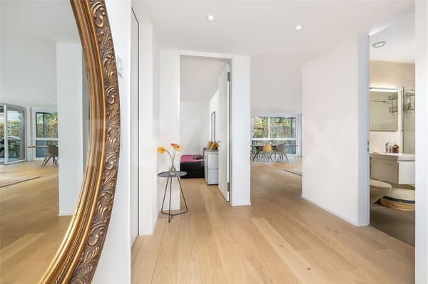 Helle 3.5-Zimmer-Wohnung mit Balkon und Garage in Zürich-Hottingen 8