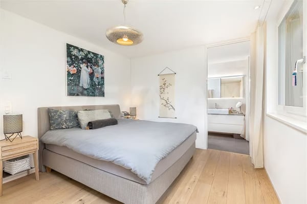 Helle 3.5-Zimmer-Wohnung mit Balkon und Garage in Zürich-Hottingen 9