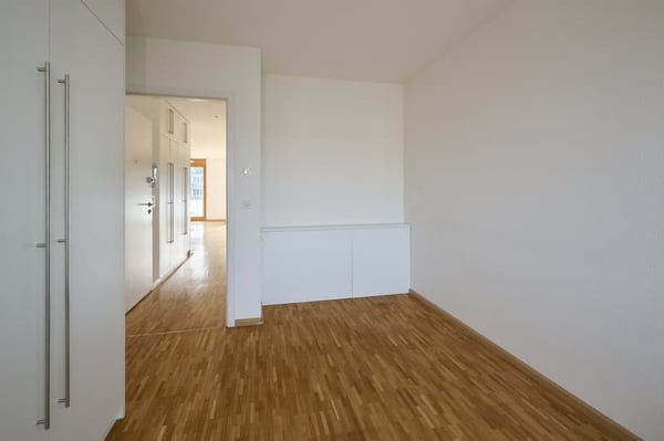 Helle 2.5-Zimmer-Wohnung mit Balkon und Garage in Basel 6