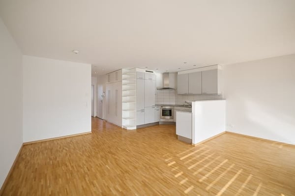 Helle 2.5-Zimmer-Wohnung mit Balkon und Garage in Basel 8