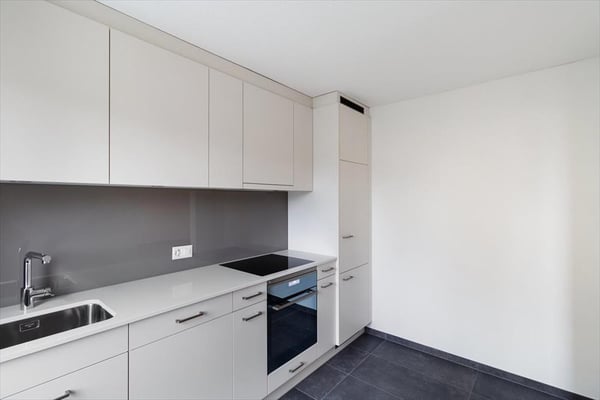 Charmante 2-Zimmer-Wohnung mit Balkon in Thalwil – ab sofort verfügbar 2