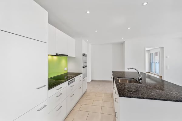 Helle 4.5-Zimmer-Wohnung mit Balkon und herrlicher Aussicht in Baden 3