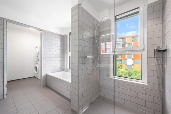 Helle 2.5-Zimmer-Wohnung mit Balkon in Adliswil – sofort verfügbar! 4