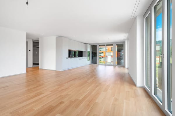 Helle 2.5-Zimmer-Wohnung mit Balkon in Adliswil – sofort verfügbar! 3
