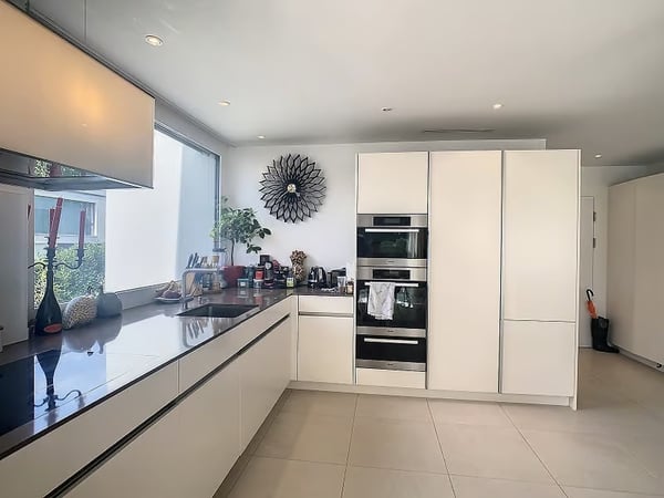 Helle 4.5-Zimmer-Wohnung mit Balkon in Zollikon – ab sofort verfügbar 2