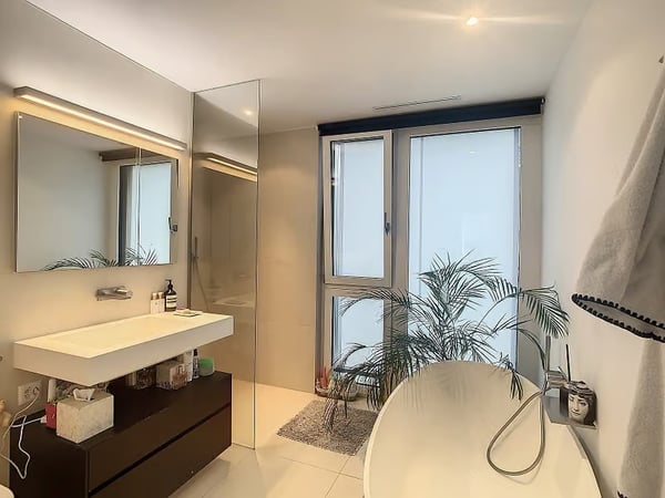 Helle 4.5-Zimmer-Wohnung mit Balkon in Zollikon – ab sofort verfügbar 4