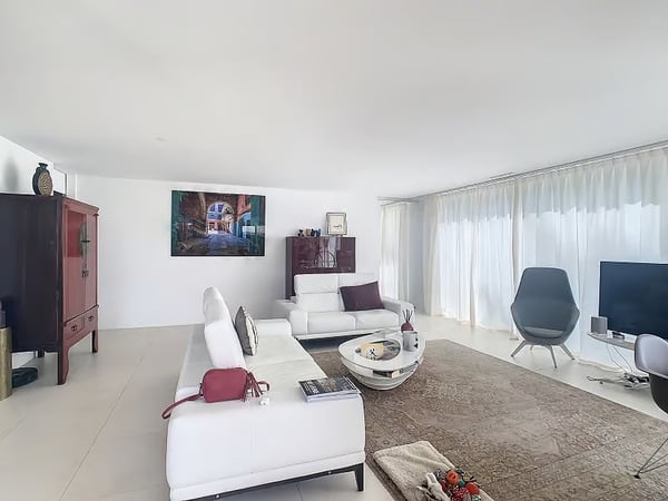 Helle 4.5-Zimmer-Wohnung mit Balkon in Zollikon – ab sofort verfügbar 5