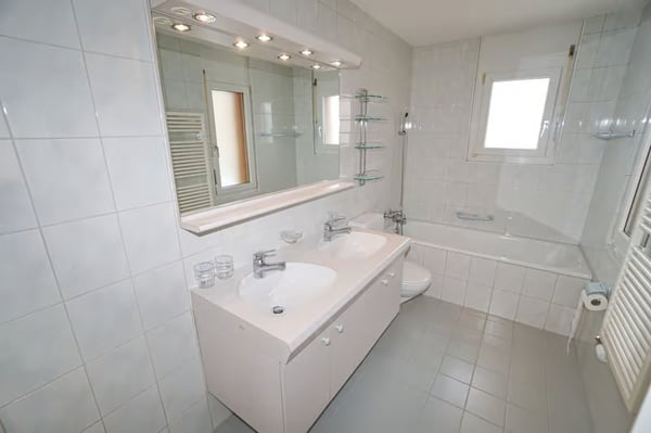 Helle 4.5-Zimmer-Wohnung mit Balkon und Garage in Thun – ab sofort verfügbar! 12