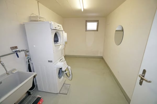 Helle 4.5-Zimmer-Wohnung mit Balkon und Garage in Thun – ab sofort verfügbar! 13