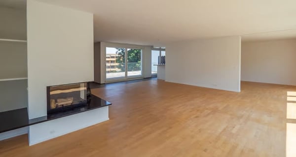 Geräumige 4.5-Zimmer-Wohnung mit Balkon und Kamin in Horgen 1