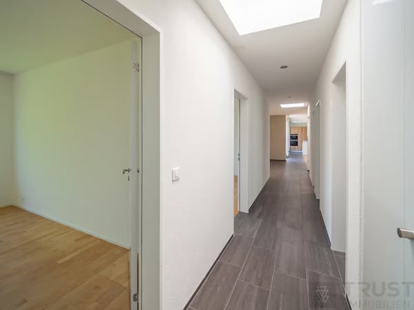 Geräumige 4.5-Zimmer-Wohnung mit Balkon und Kamin in Horgen 8