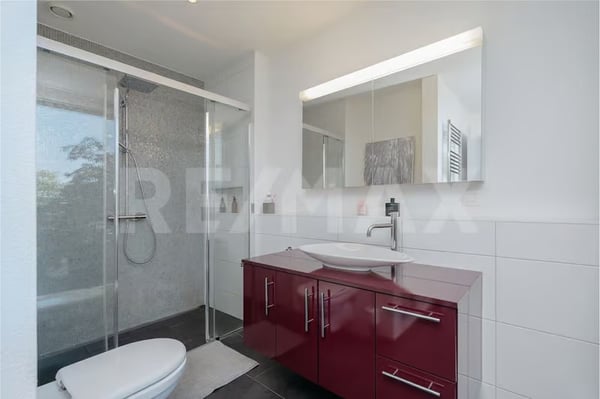 Charmante 2.5-Zimmer-Wohnung mit Balkon und Stadtblick in Schlieren 5