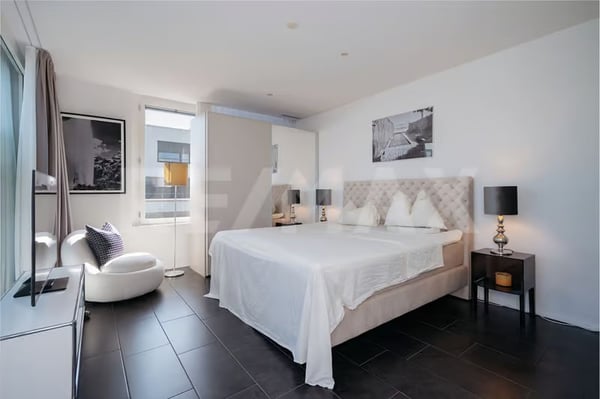 Charmante 2.5-Zimmer-Wohnung mit Balkon und Stadtblick in Schlieren 9