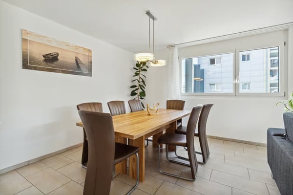Helle 4.5-Zimmer-Eckwohnung 8