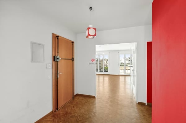 Appartement 4 pièces lumineux avec balcon à Genève – Disponible immédiatement 2
