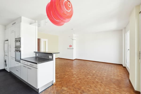 Appartement 4 pièces lumineux avec balcon à Genève – Disponible immédiatement 4
