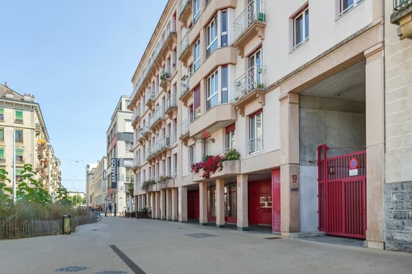 Appartement 4 pièces lumineux avec balcon à Genève – Disponible immédiatement 5
