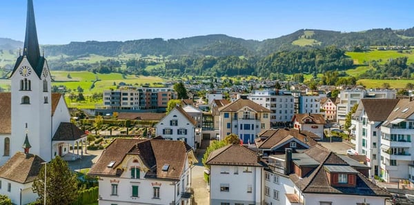 Helle 4.5-Zimmer-Wohnung mit Balkon in Altendorf – sofort verfügbar! 12