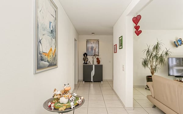 Helle 4.5-Zimmer-Wohnung mit Balkon in Altendorf – sofort verfügbar! 13