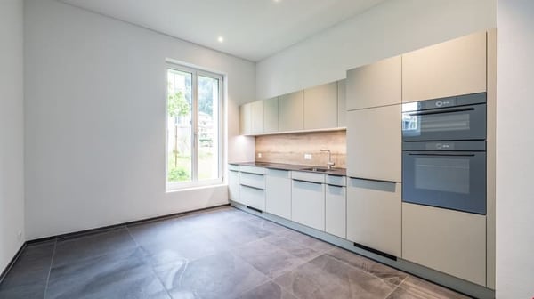 3,5-Zimmer EG-Wohnung mit extrahohen Räumen und privater Hof-Loggia 10