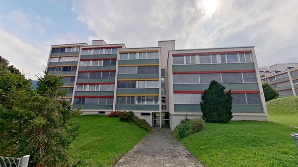 Helle 4.5-Zimmer-Wohnung mit Balkon und Aussicht in Kriens 3
