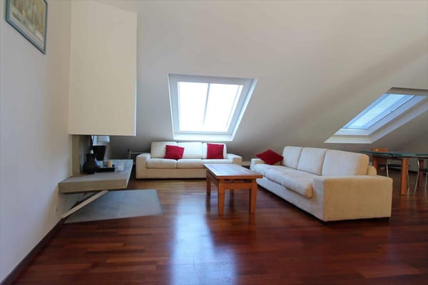 Spacieux appartement de 5 pièces avec balcon à Genève – Disponible immédiatement 4