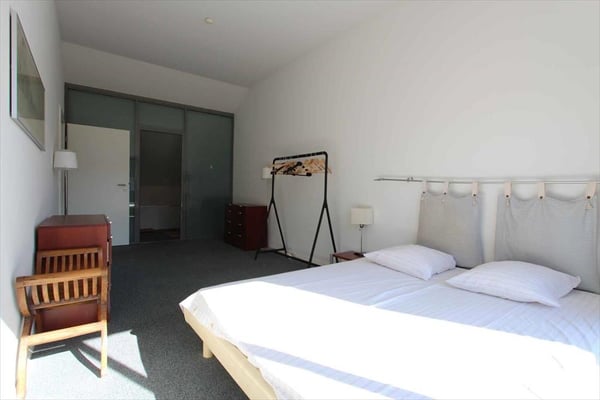 Spacieux appartement de 5 pièces avec balcon à Genève – Disponible immédiatement 7