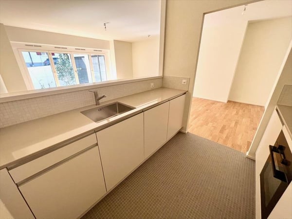 Appartement lumineux de 3.5 pièces avec balcon à Lausanne 8