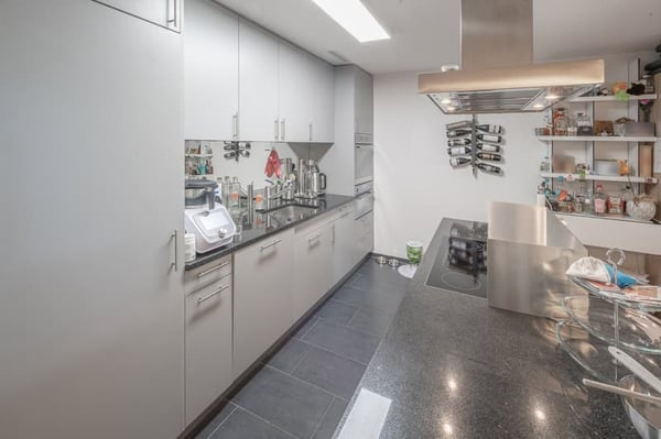 Hübsche 3.5 Zimmer-Wohnung in Zürich-Höngg 12