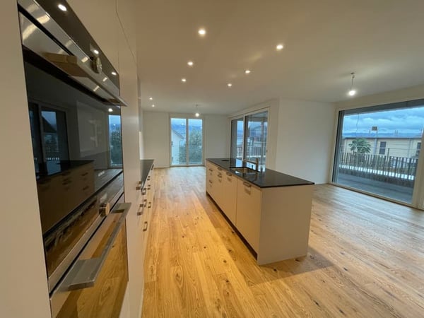 Charmante 2.5-Zimmer-Wohnung mit Balkon in Stäfa 2
