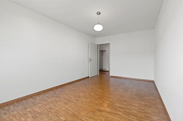 Helle 2.5-Zimmer-Wohnung mit Balkon in Hinwil – ab sofort verfügbar! 8