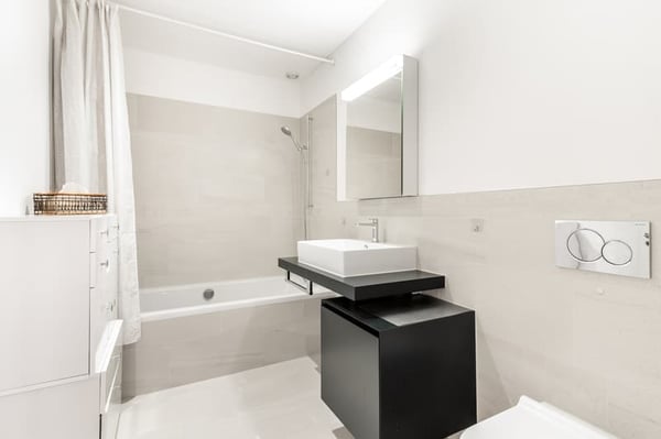 Helle 2.5-Zimmer-Wohnung mit Balkon in Opfikon – sofort verfügbar! 2
