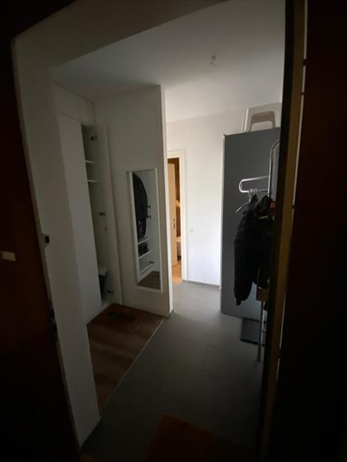 Charmant appartement de 1.5 pièces avec balcon à Genève 9