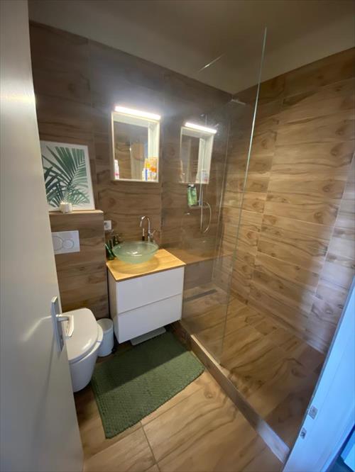 Charmant appartement de 1.5 pièces avec balcon à Genève 5