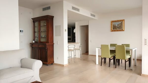 Helle 4.5-Zimmer-Wohnung mit Balkon und Garage in Lugano – sofort verfügbar! 4