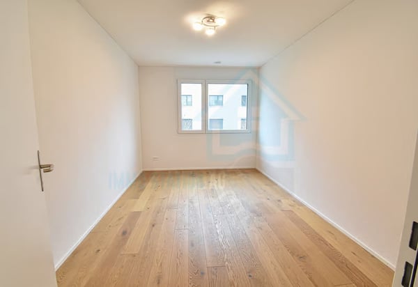 Helle 4.5-Zimmer-Wohnung mit Balkon und Garage in Zofingen 3